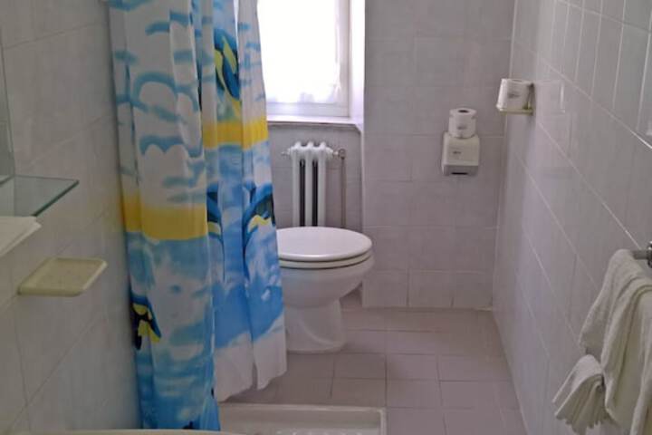 Room 17 of 27