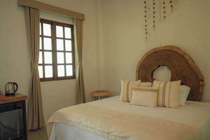 Room 9 of 37