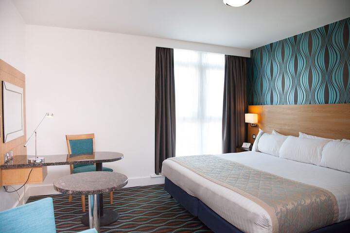 Room 16 of 115