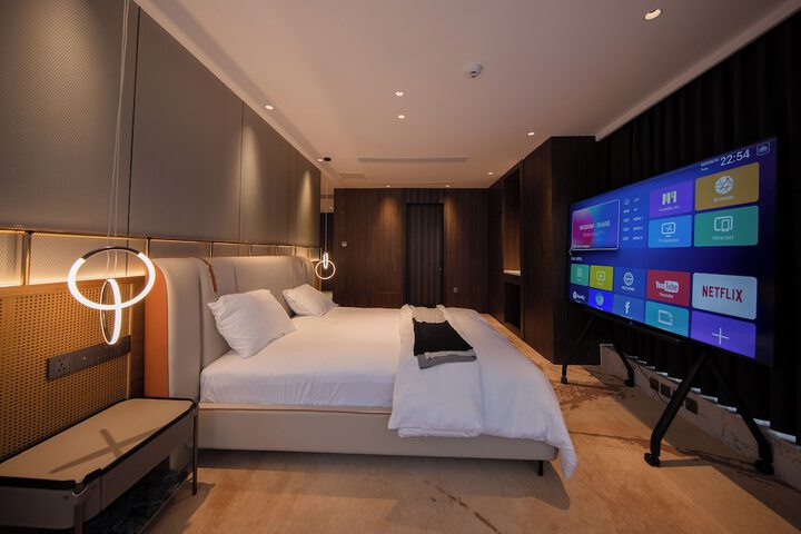 Room 27 of 148