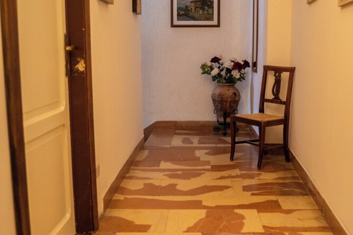 Ballroom/Hall 135 of 141