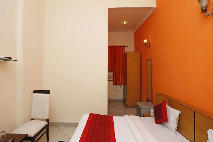 Room 15 of 18