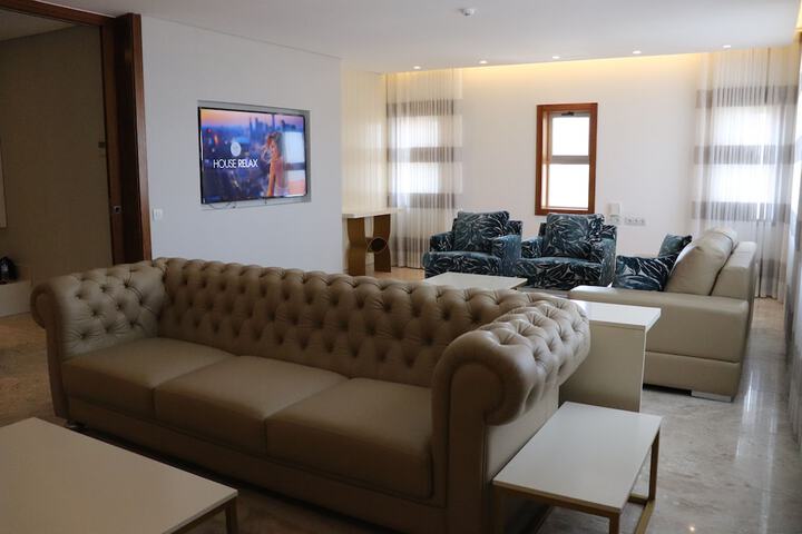 Room 46 of 99