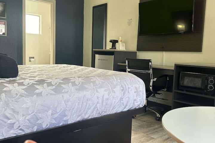 Room 14 of 34
