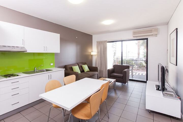 Room 3 of 38