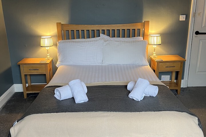 Room 33 of 60