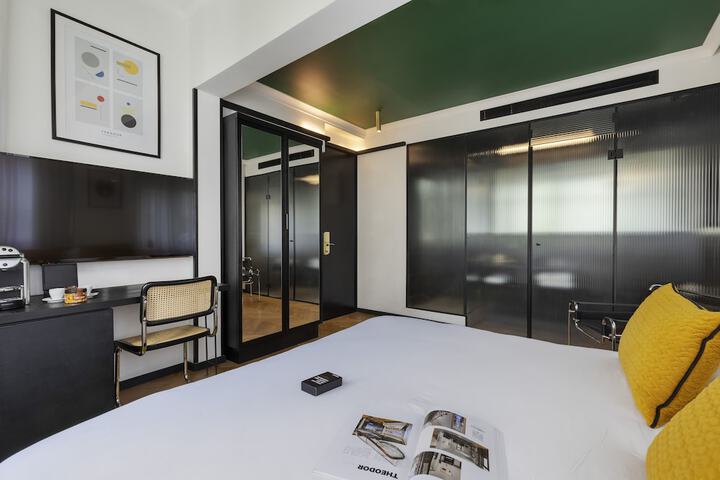 Room 10 of 39