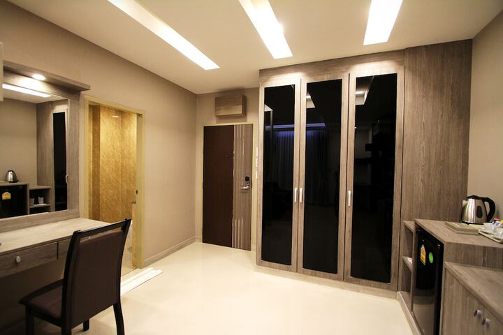 Room 8 of 79