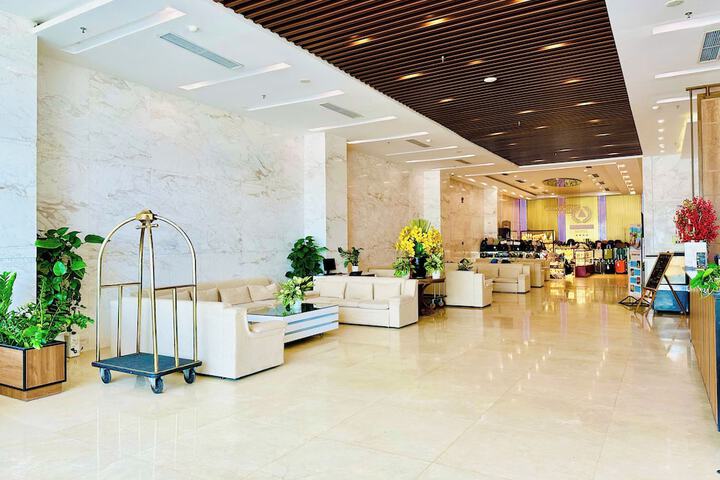 Hotel Interior 7 of 104