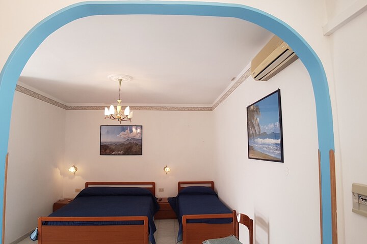 Room 46 of 107