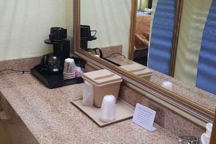 Standard Room, King or Two Doubles (1 of 24)