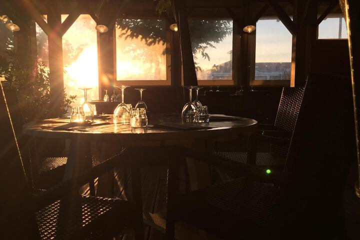 Dining 5 of 11