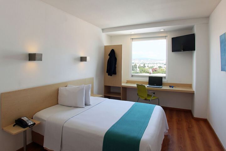 Room 12 of 42