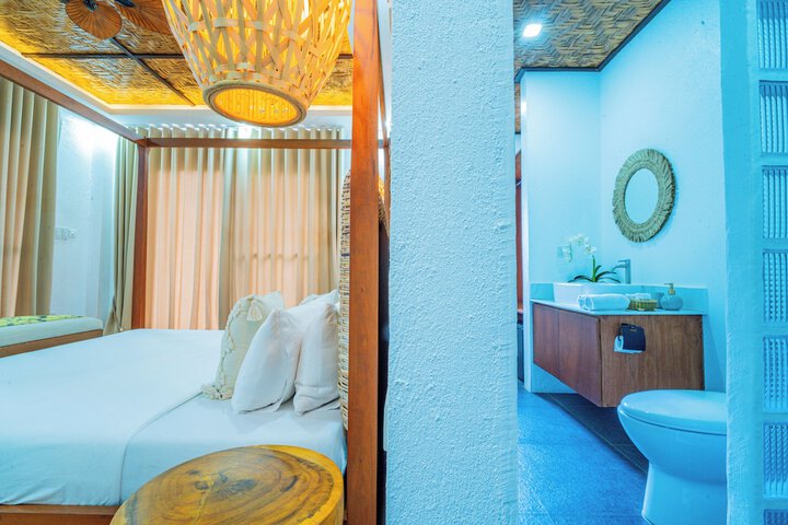 Room 3 of 120