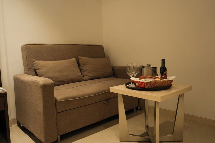 Room 28 of 72
