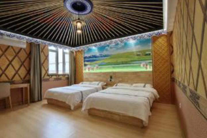 Room 8 of 10