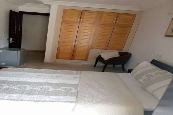 Room 6 of 24