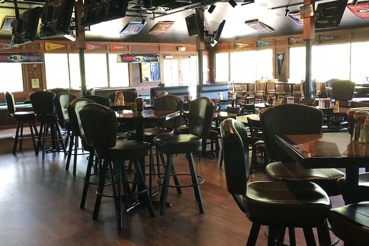 Lounge 70 of 92