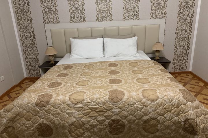 Room 13 of 22
