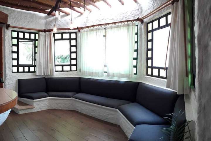 Room 10 of 43