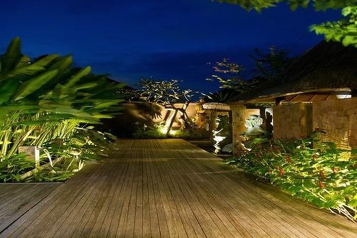 Hotel Entry