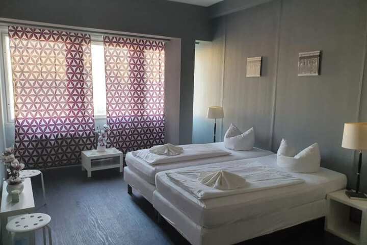 Room 15 of 150