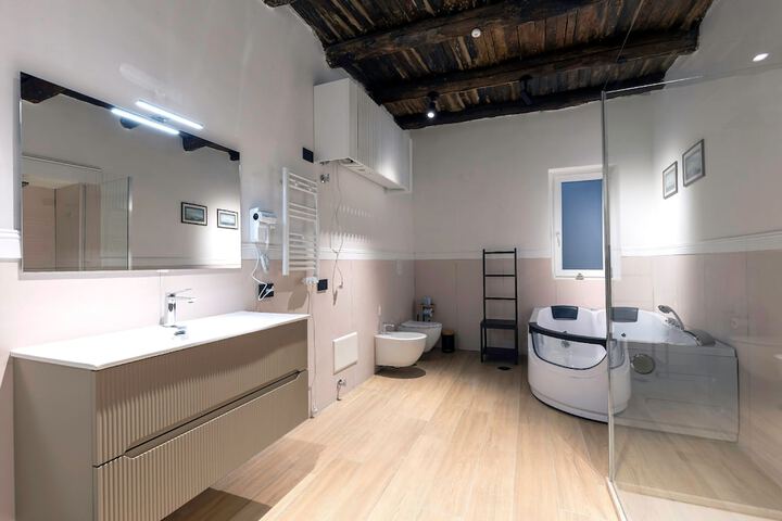 Room 60 of 84