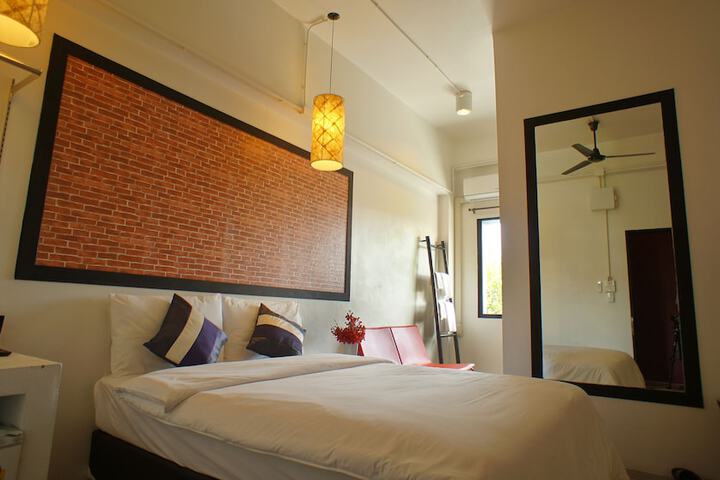 Room 4 of 39