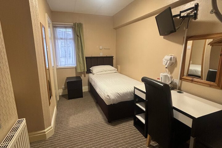 Room 17 of 58