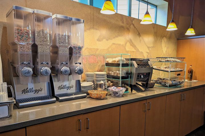 Breakfast/Coffee Service 28 of 38