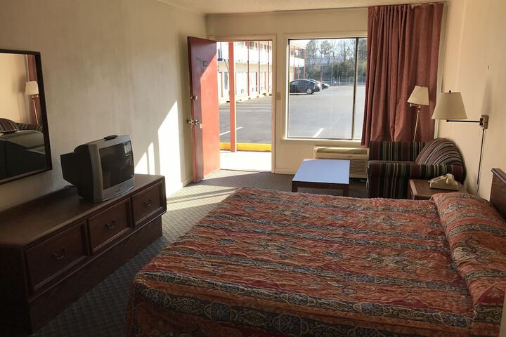 Standard | King Bed (4 of 5)