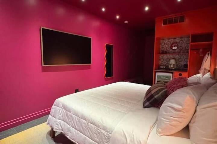 Room 5 of 10
