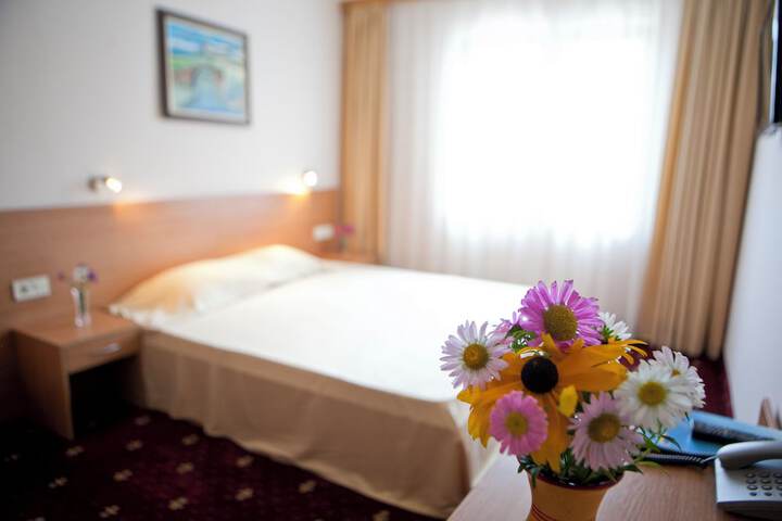 Room 4 of 24