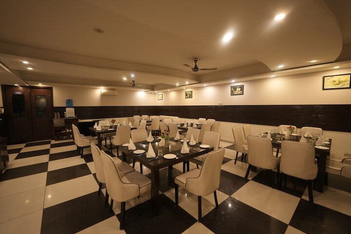 Dining 62 of 92