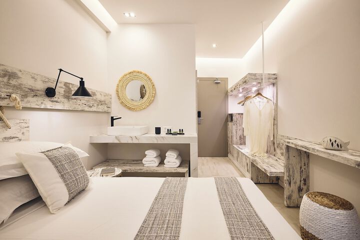 Room 42 of 113