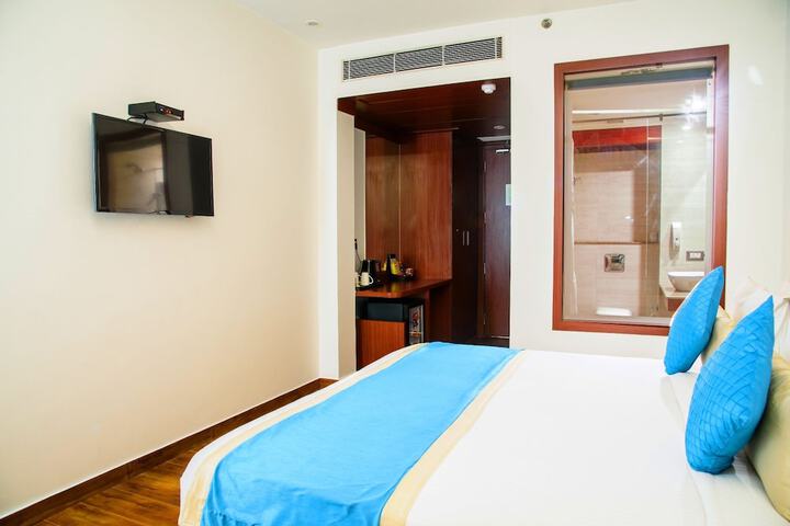 Room 15 of 34