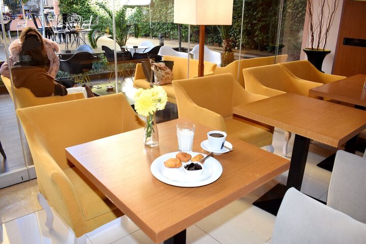 Breakfast/Coffee Service 40 of 55