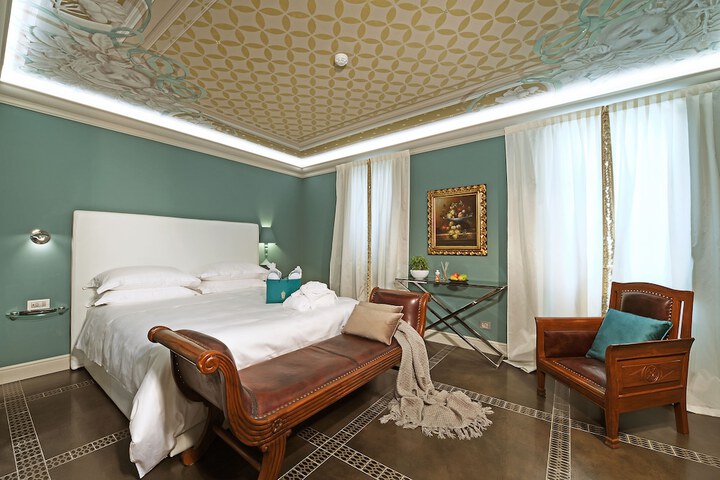 Room 15 of 50