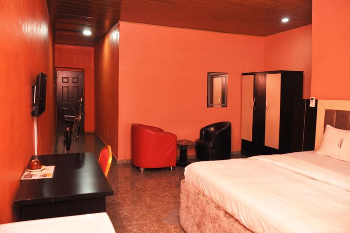 Room 13 of 14