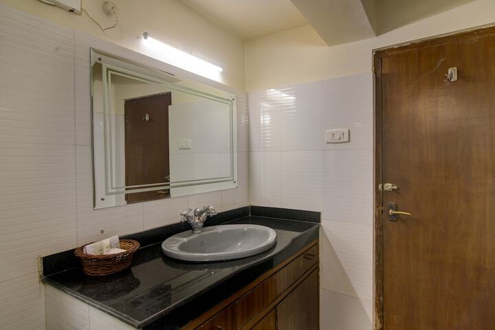 Room 54 of 60