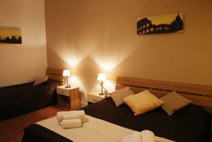 Room 7 of 12