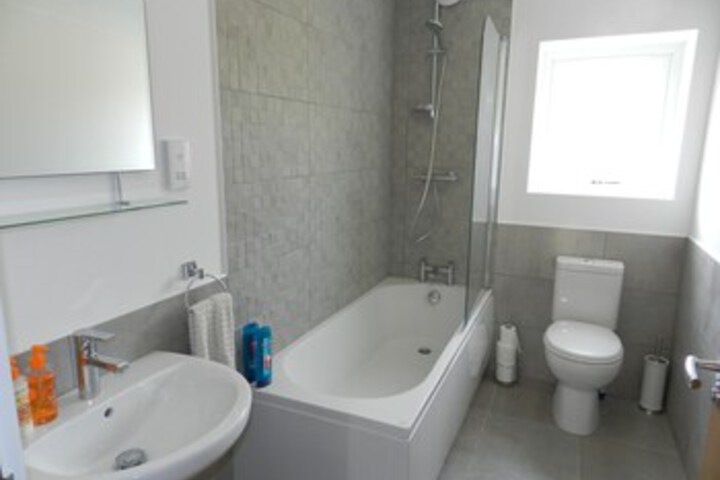 Room 2 of 8