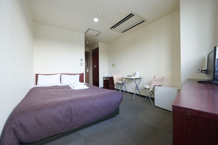 Room 14 of 33