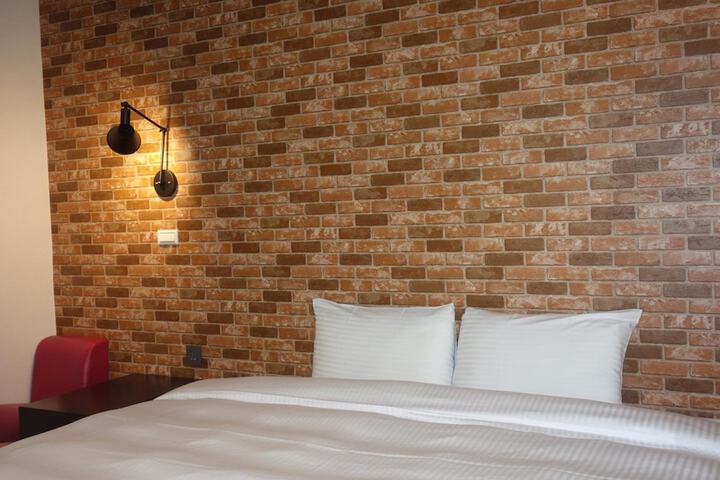 Room 28 of 54