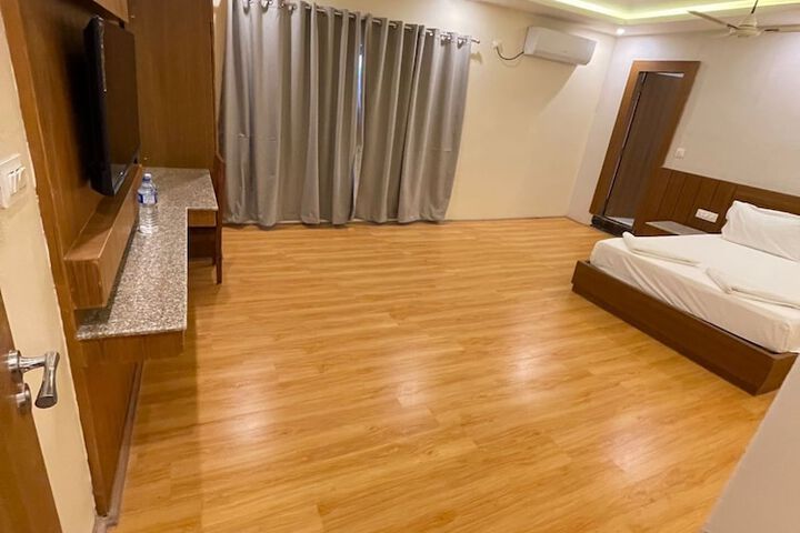 Room 4 of 19
