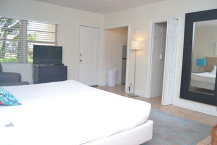 Room 8 of 32