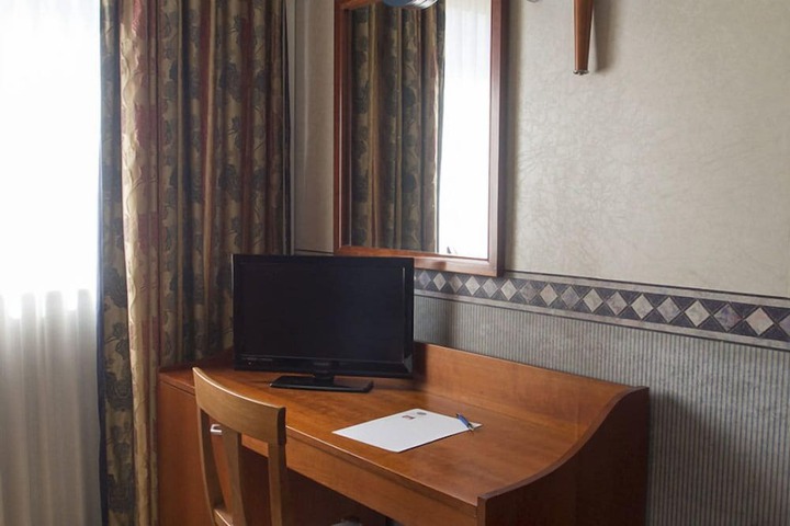 Room 34 of 79