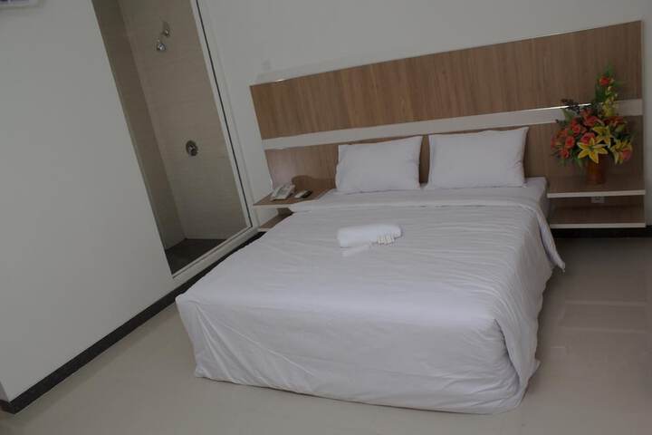 Room 13 of 25