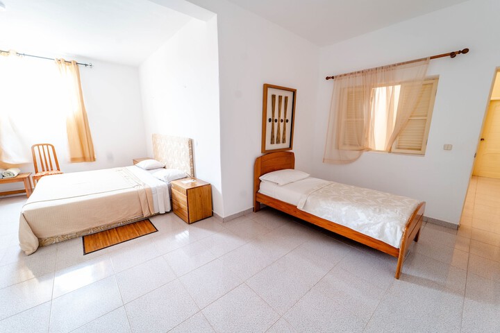 Room 15 of 40
