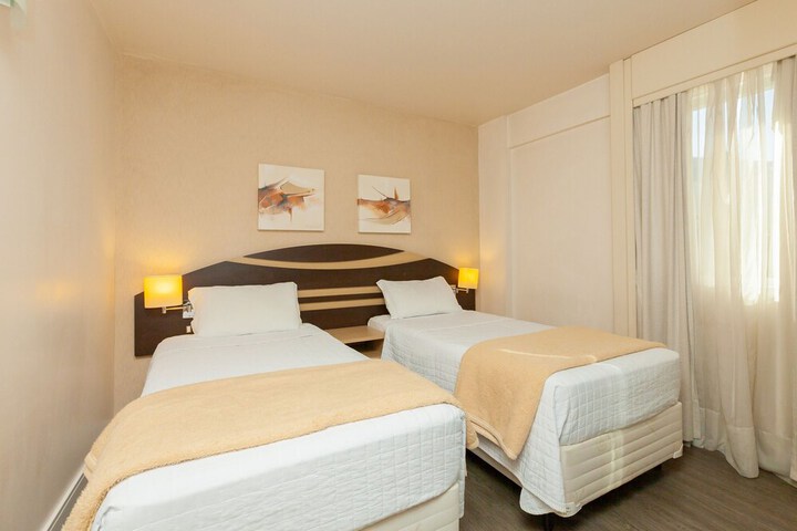 Room 5 of 28